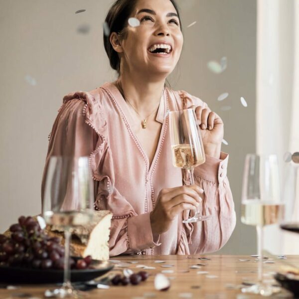 Zwiesel Glas Vivid Senses Sparkling Wine Glass with Moussier Point 0,38 (Box of 2) - Image 4